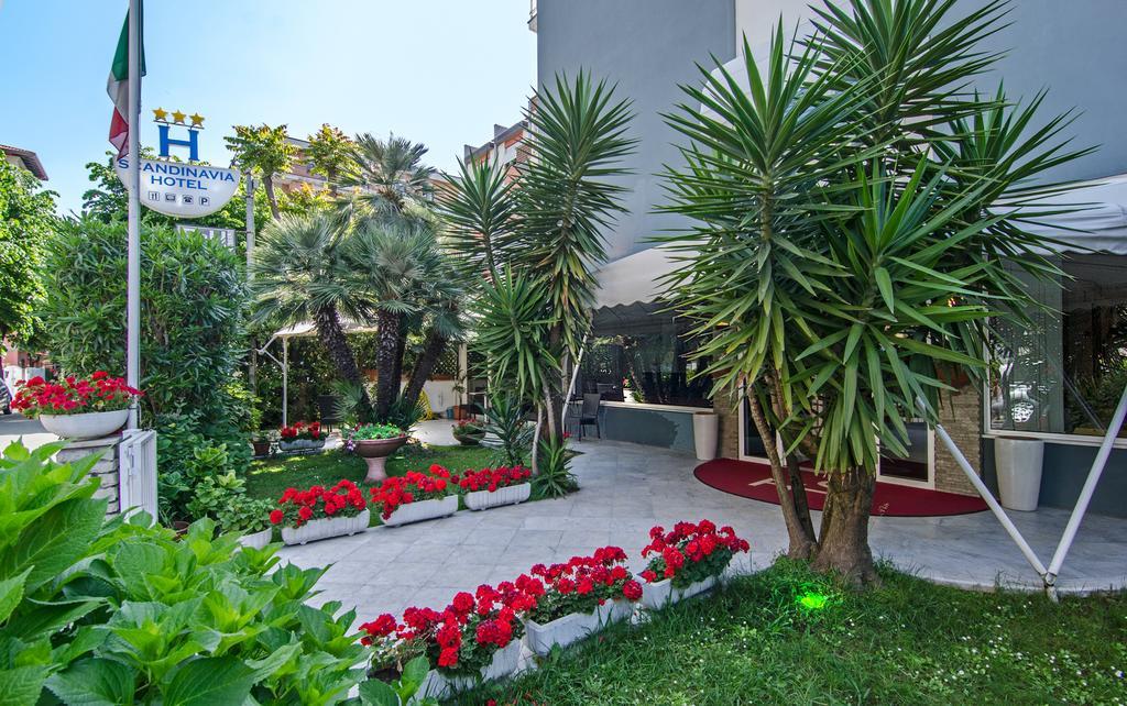 Hotel Scandinavia Marina di Massa Esterno foto