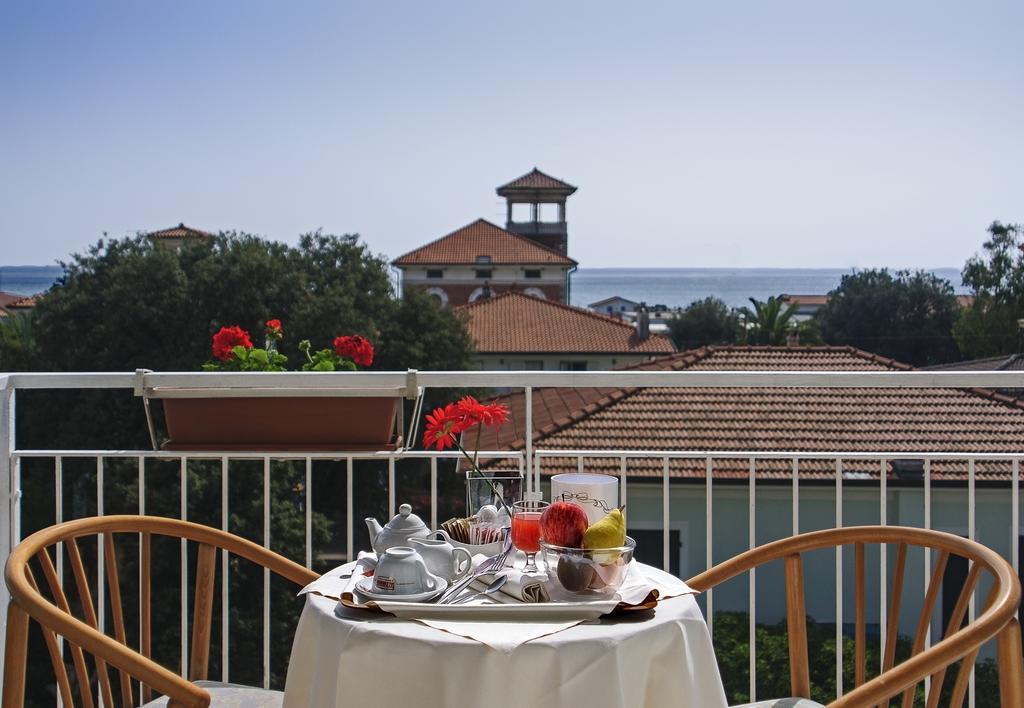 Hotel Scandinavia Marina di Massa Esterno foto