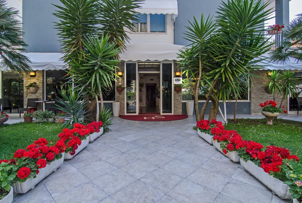 Hotel Scandinavia Marina di Massa Esterno foto