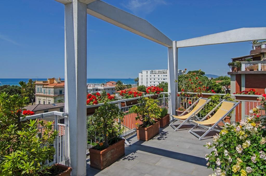 Hotel Scandinavia Marina di Massa Esterno foto